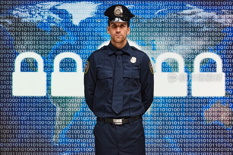 一个男人/一个人/腰部以上/ 30-39岁的成年人英俊的人白人男性/年轻男子警察/安全人员/电脑程序员站着穿制服/领带/帽子/徽章谁是编码